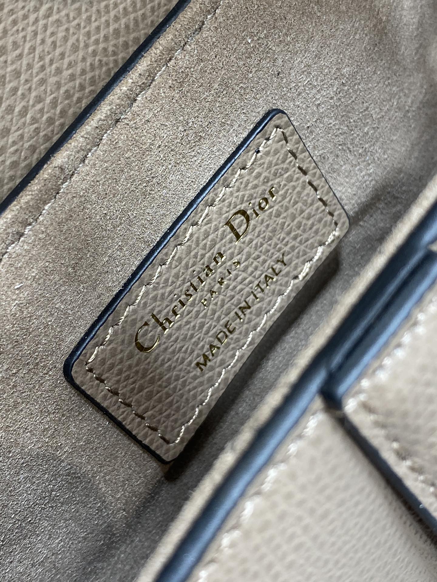 9df1dbc12880507e1acd79e226432b5d_1731653255_0664.jpg 9df1dbc12880507e1acd79e226432b5d_1731653255_0664.jpg