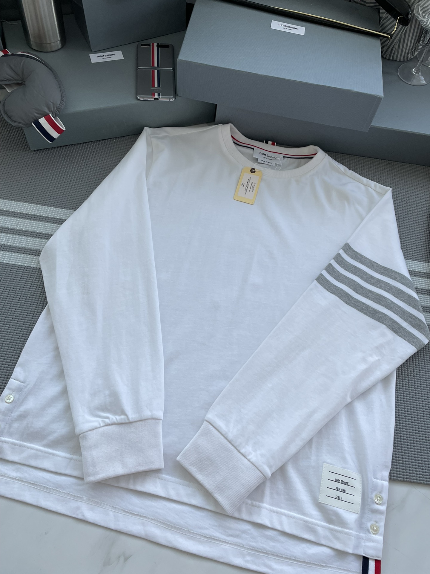 TJ공장 톰브라운 4Bar 완장 긴팔 티셔츠 화이트 Thombrowne