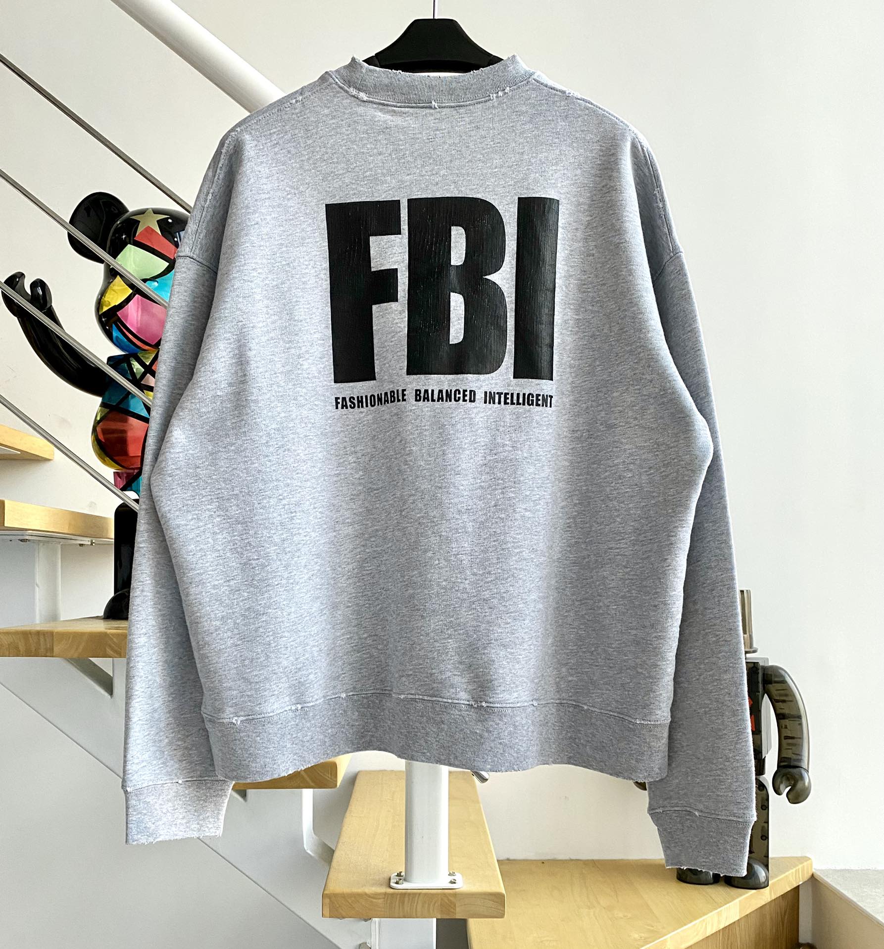 [계단집] 발렌시아가 FBI 이니셜 맨투맨 그레이 balenciaga