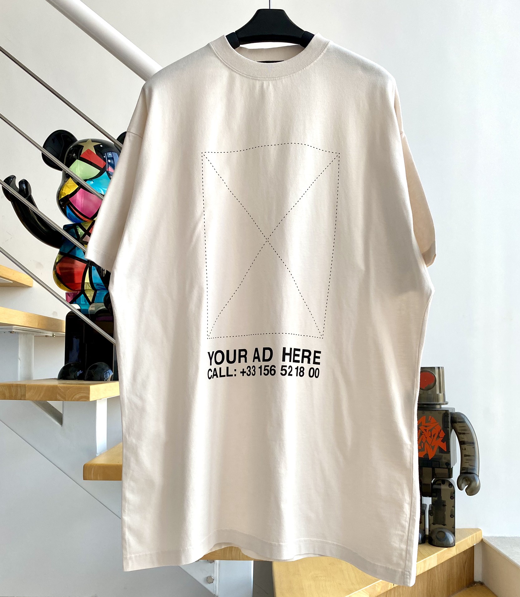 [계단집] 발렌시아가 YOUR AD HERE 스퀘어 반팔티 베이지 balenciaga