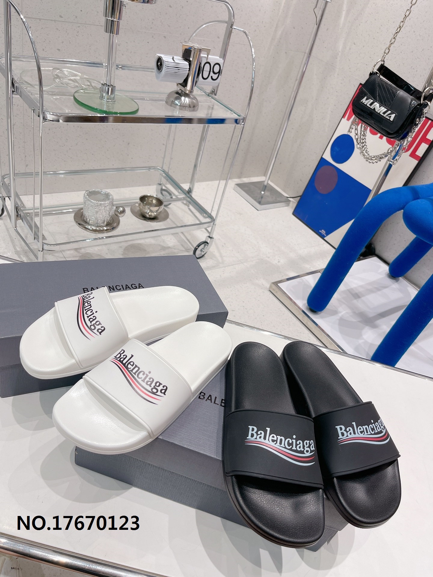 [AN3] 발렌시아가 웨이브 모노그램 슬리퍼 2컬러 balenciaga