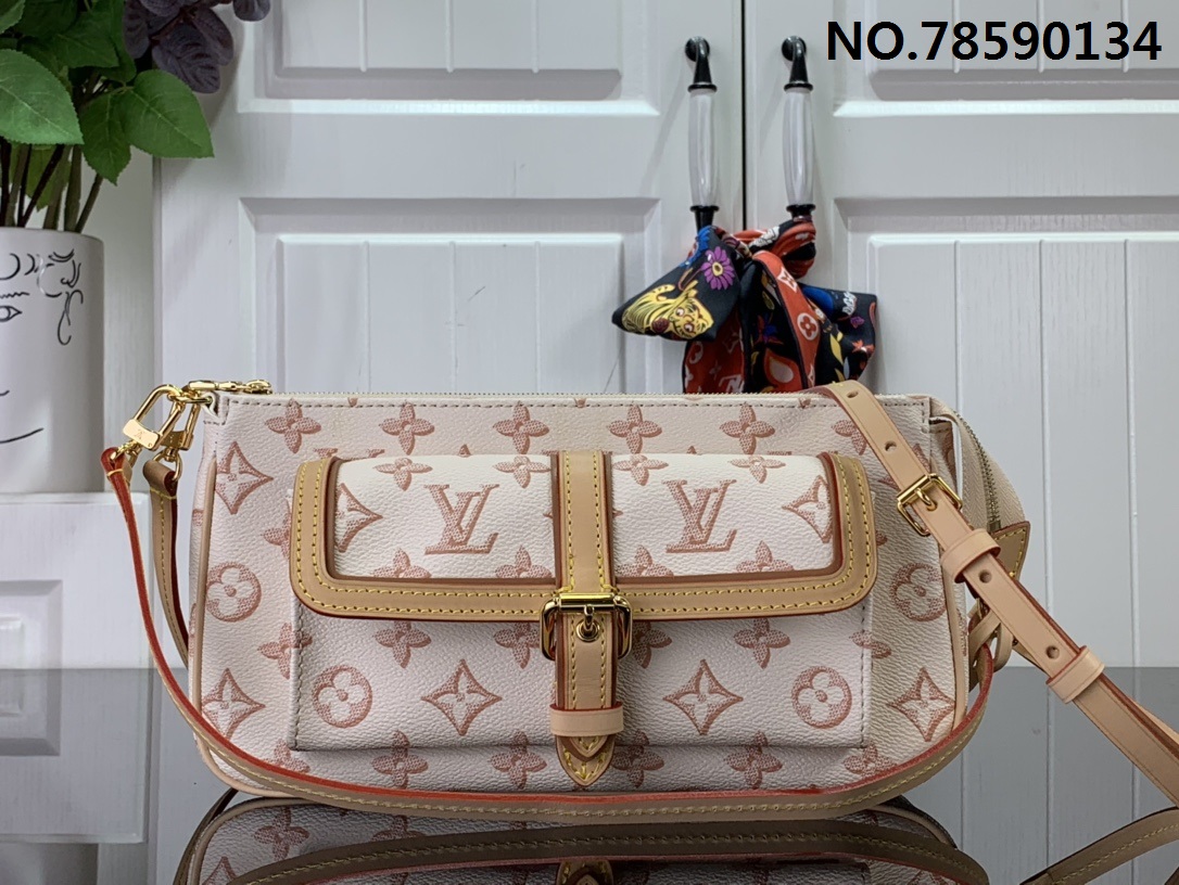 [88factory] 루이비통 맥시 포쉐트 악세수아 모노그램 베이지 M20920 13.5*23.5*4cm 