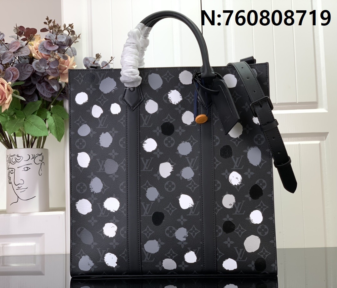 [88factory] 루이비통 x 야요이 쿠사마 삭 플라 블랙 실버 36.5*38*9cm M46404 