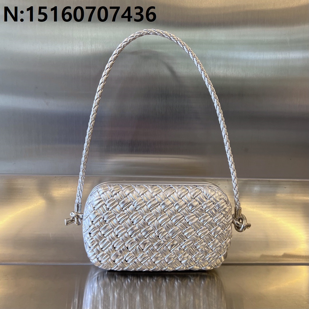 징 팩토리 보테가베네타 노트 온 스트랩 실버 717623 20*12*5.5cm 