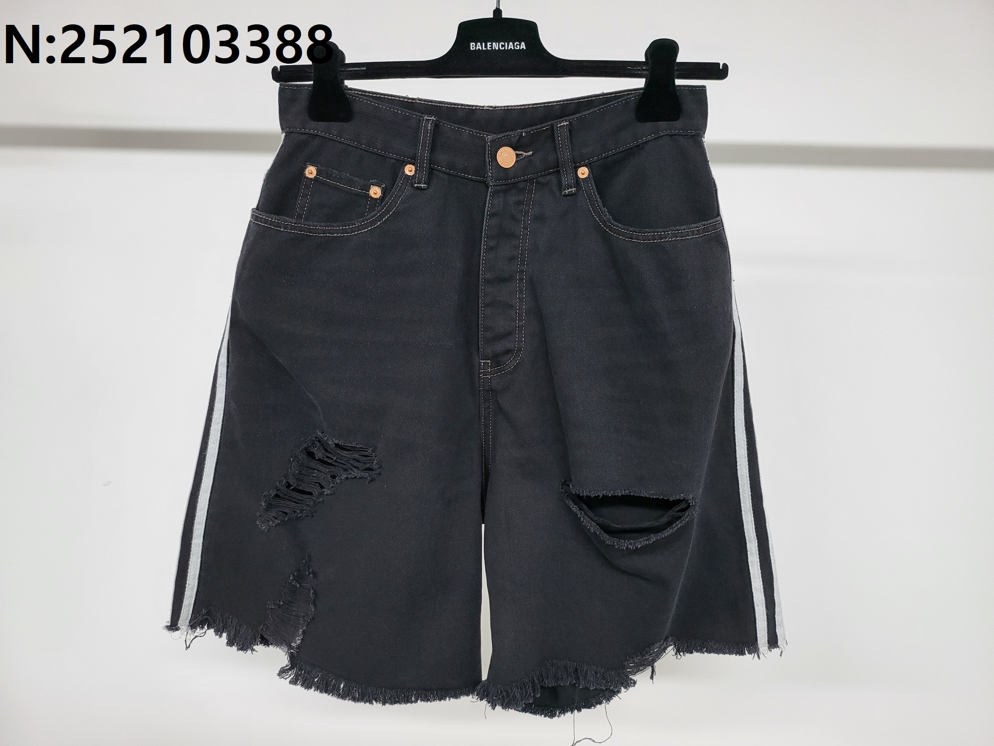 GTR공장 발렌시아가 아디다스 대미지 데님 반바지 balenciaga adidas