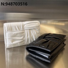 징 팩토리 보테가베네타 카세트백 ...