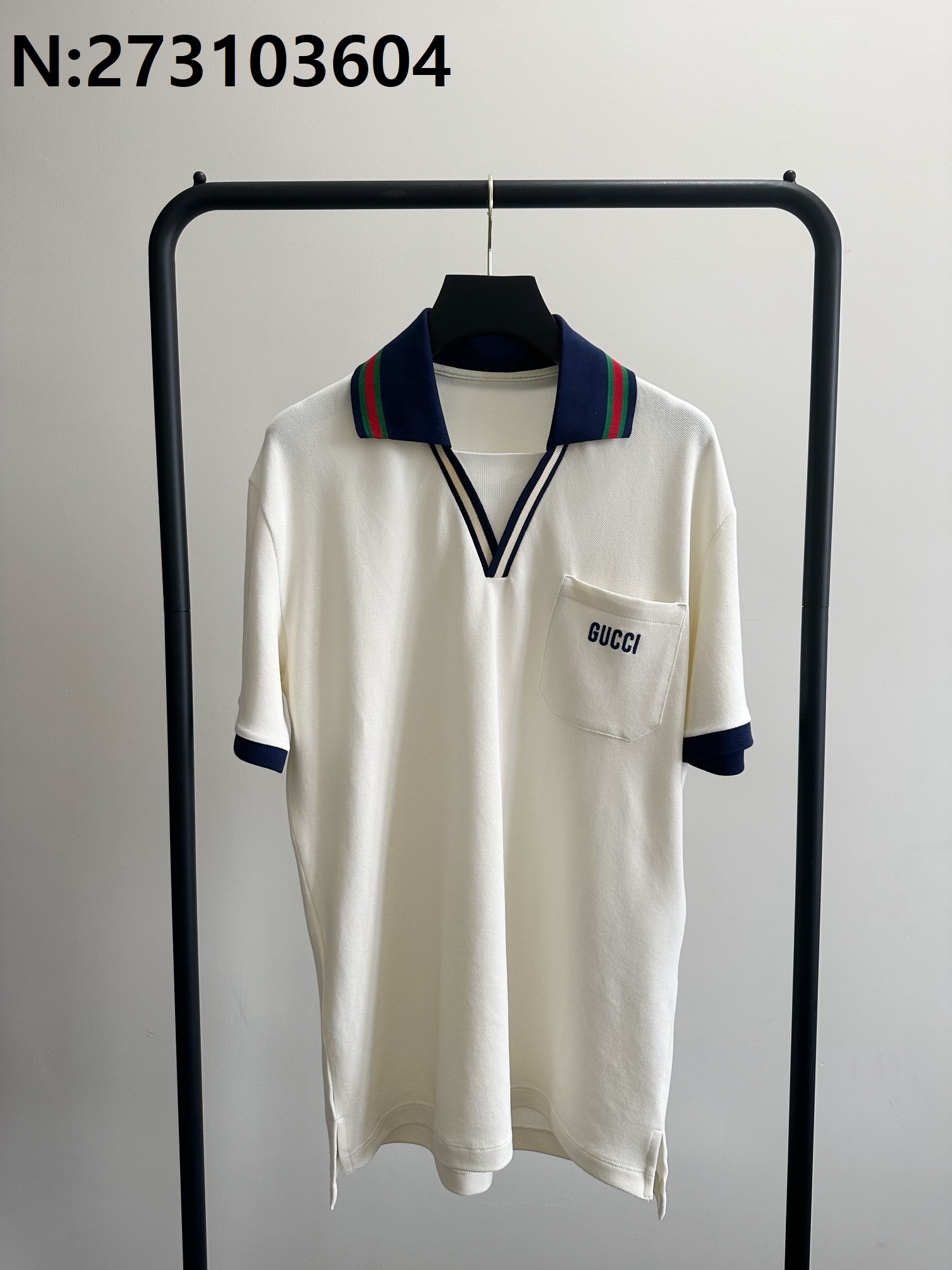 B7 구찌 모노그램 23SS V넥 폴로 Gucci