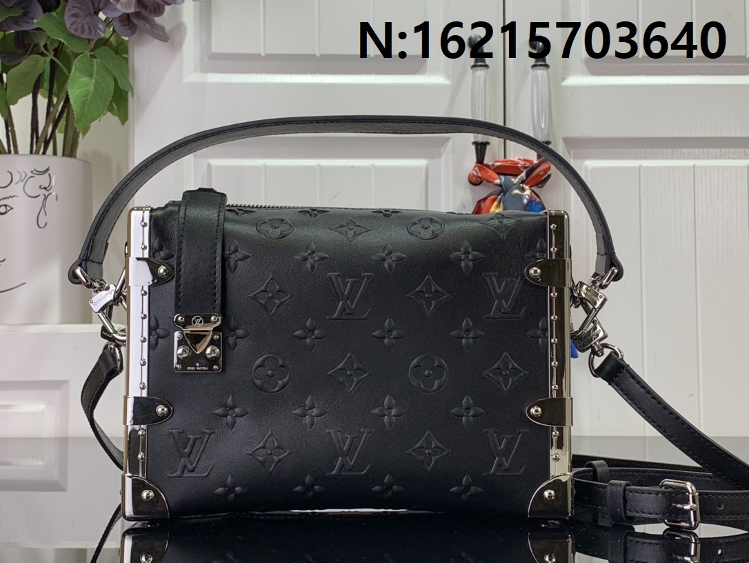 [88factory] 루이비통 사이드 트렁크 엠보 모노그램 Petite Malle 숄더백 M46358 21*14*6cm 2컬러