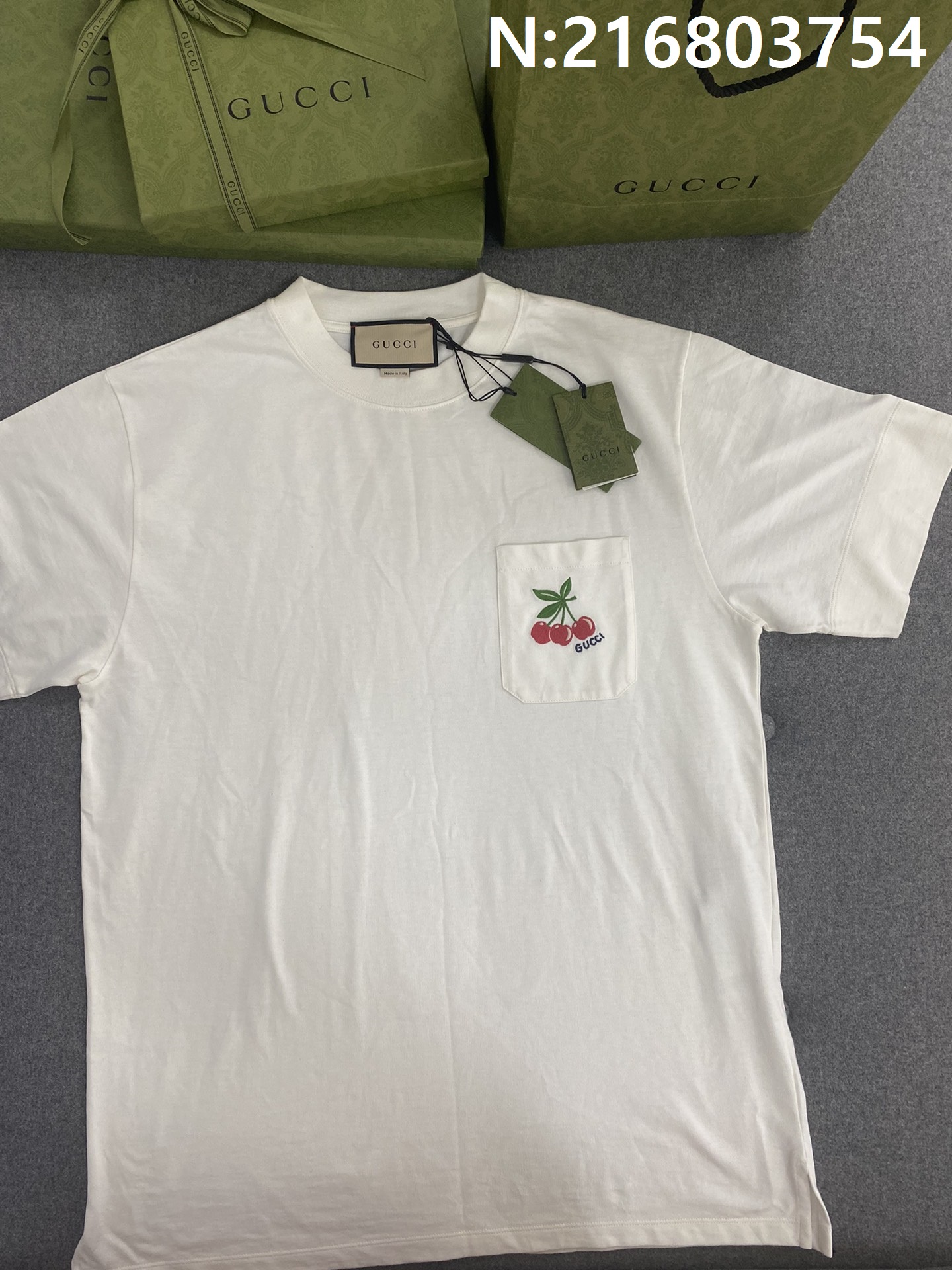 TJ공장 구찌 포켓 앵두 자수 반팔티 아이보리 Gucci