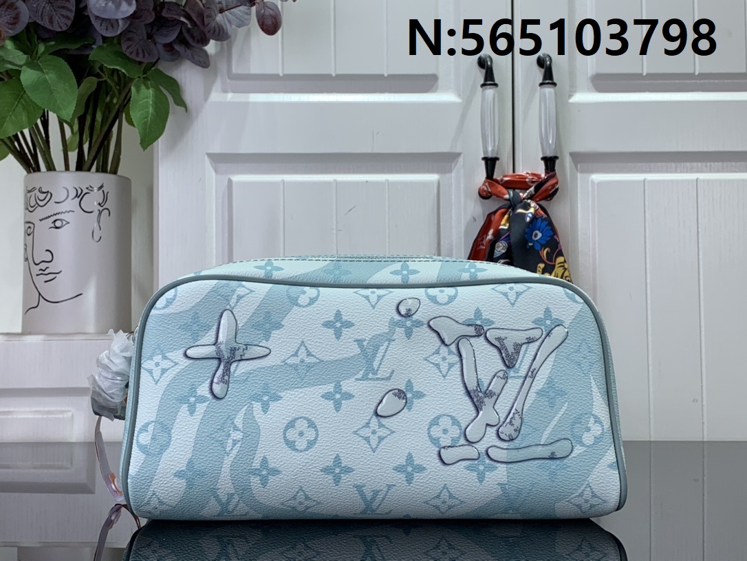 [88factory] 루이비통 도프 키트 토일렛 파우치 모노그램 크리스탈 블루 M82337 28*15*16.5cm 