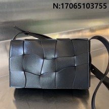 징 팩토리 보테가베네타 카세트백 2컬러 755161 23*15*6cm 