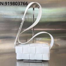 징 팩토리 보테가베네타 스몰 브릭 카세트백 729251 24*9.5*9.5cm 화이트