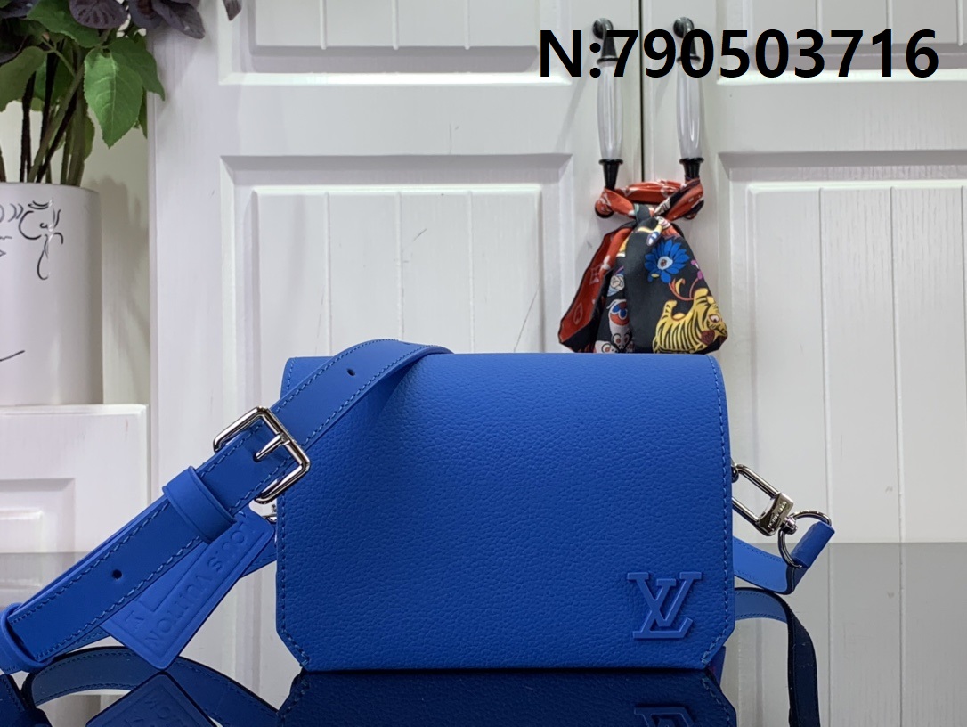 [88factory] 루이비통 패스트라인 웨어러블 월렛 블루 17.3*12*7cm M82085 