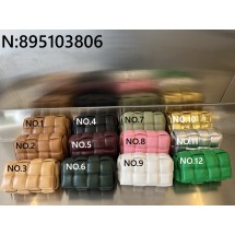 징 팩토리 보테가베네타 패딩 카세트 벨트백 12컬러 710075 18.5*9.5*5cm 
