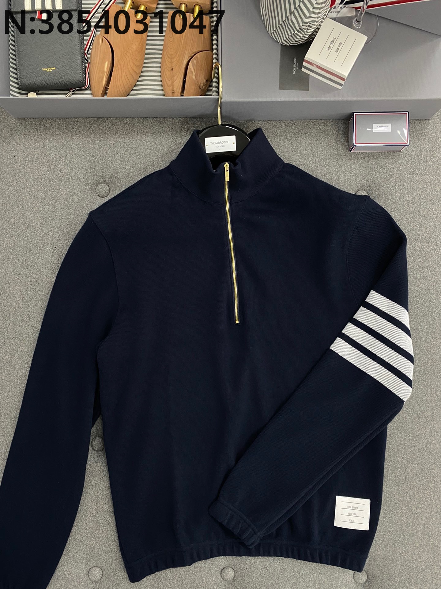 TJ공장 톰브라운 흰색 사선 완장 지퍼 니트 네이비 Thombrowne