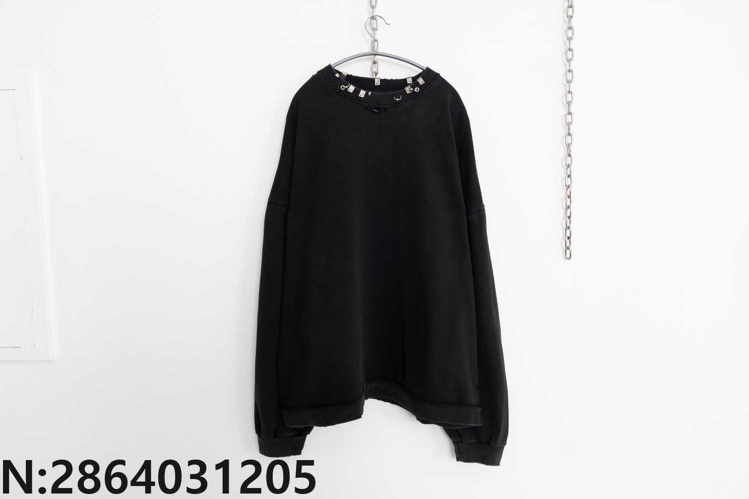 [사슬공장] 발렌시아가 옷깃 장식품 대미지 맨투맨 블랙 balenciaga
