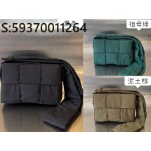 징 팩토리 보테가베네타 스몰 패디드 테크 카세트 3컬러 755182 23*14*7.5cm