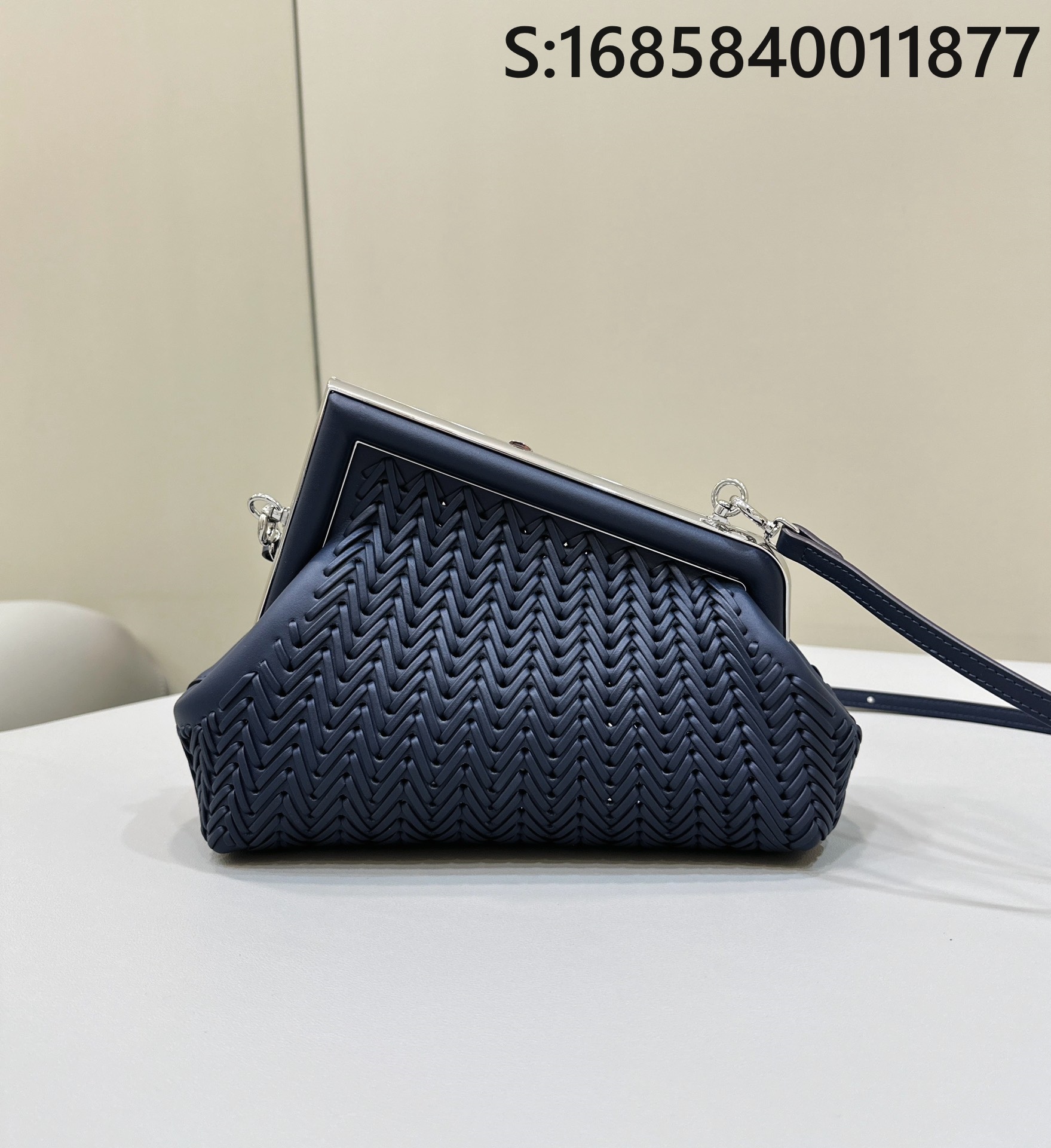 [니콜] 펜디 퍼스트 백 순색 편직 26*9.5*18cm 2컬러 