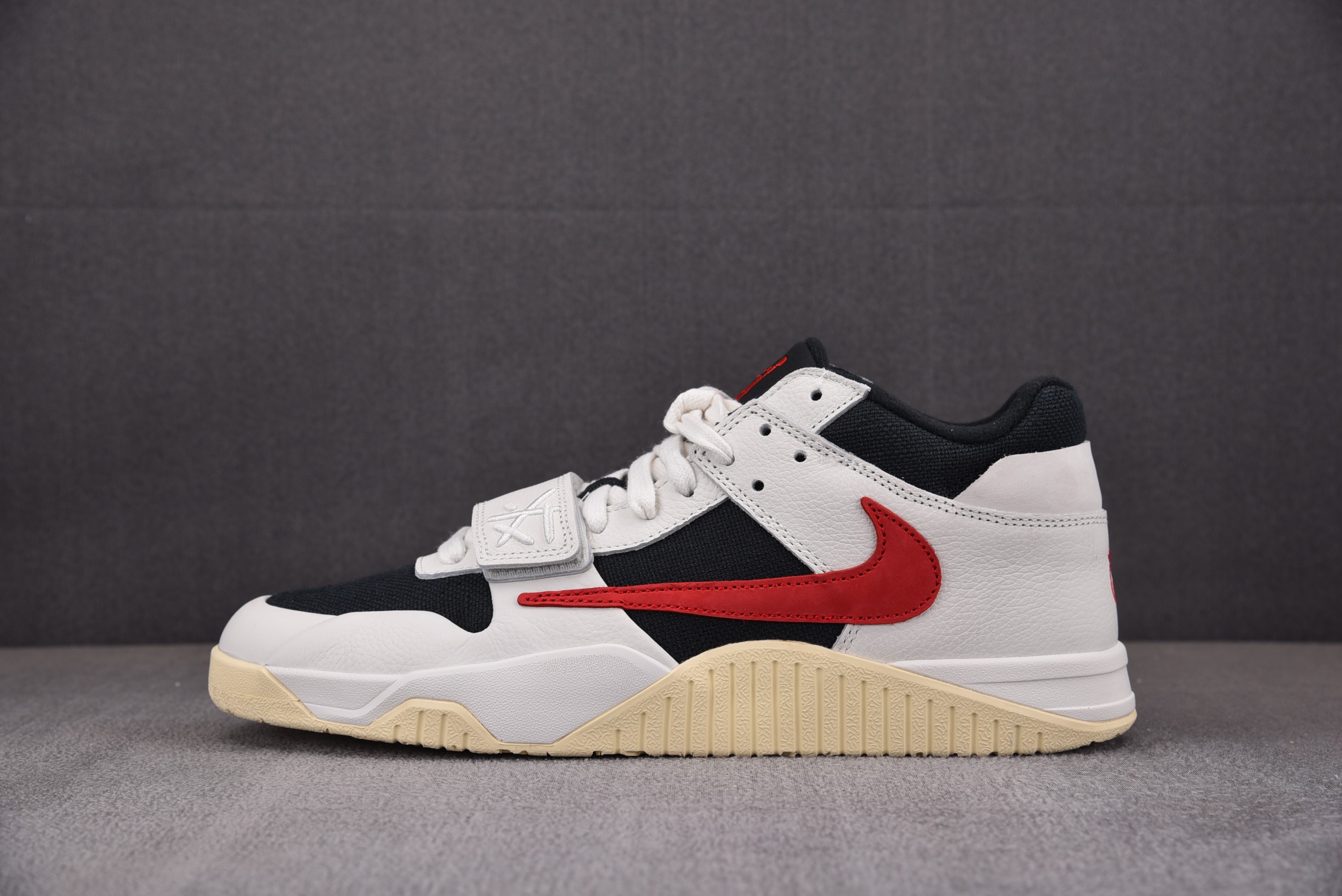 【Y3】Travis Scott x Jordan Jumpman Jack TR“University Red”TS倒钩 米黑红 FZ8117-101