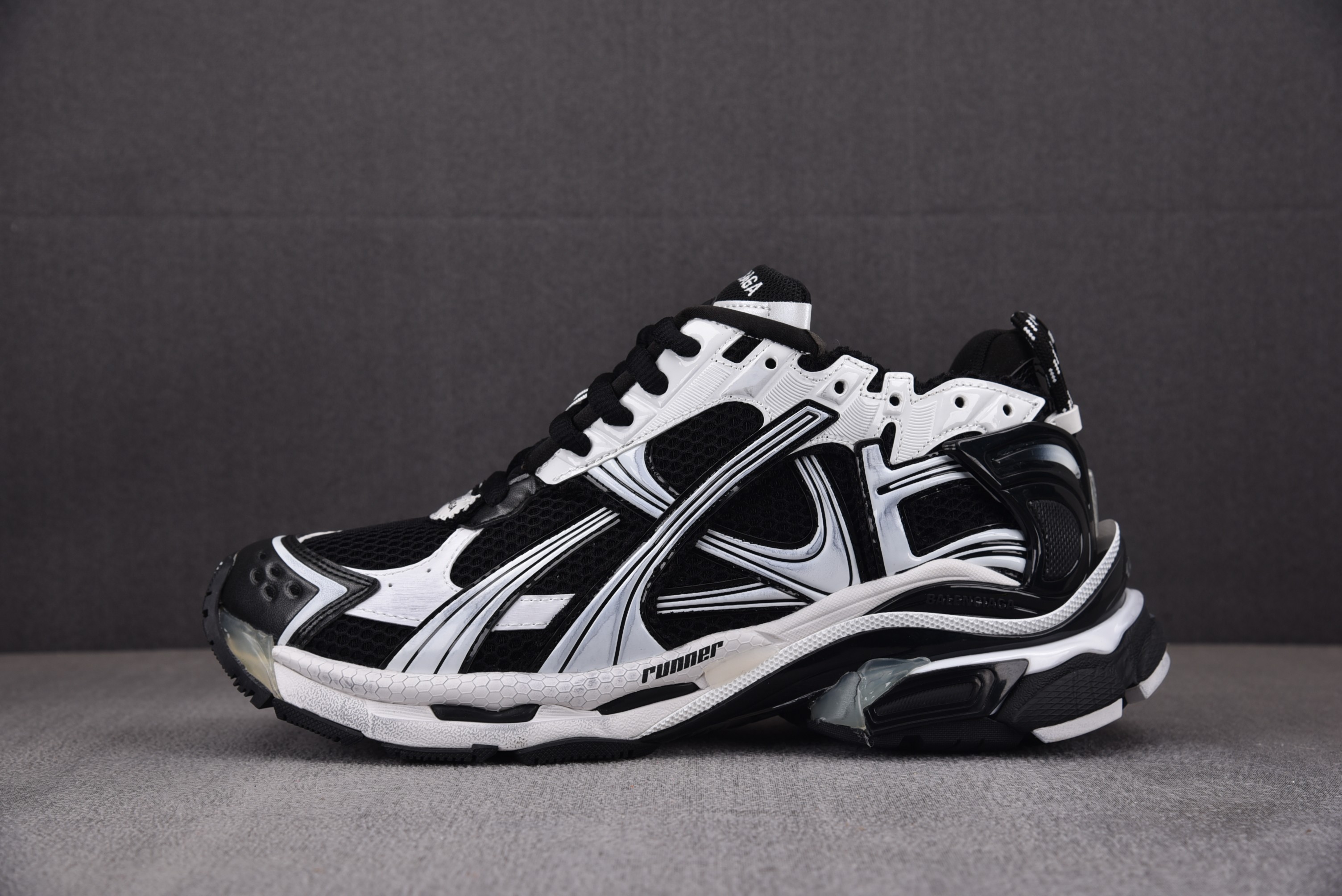 [XA]발렌시아가 러너 Balenciaga Runner 블랙 화이트 