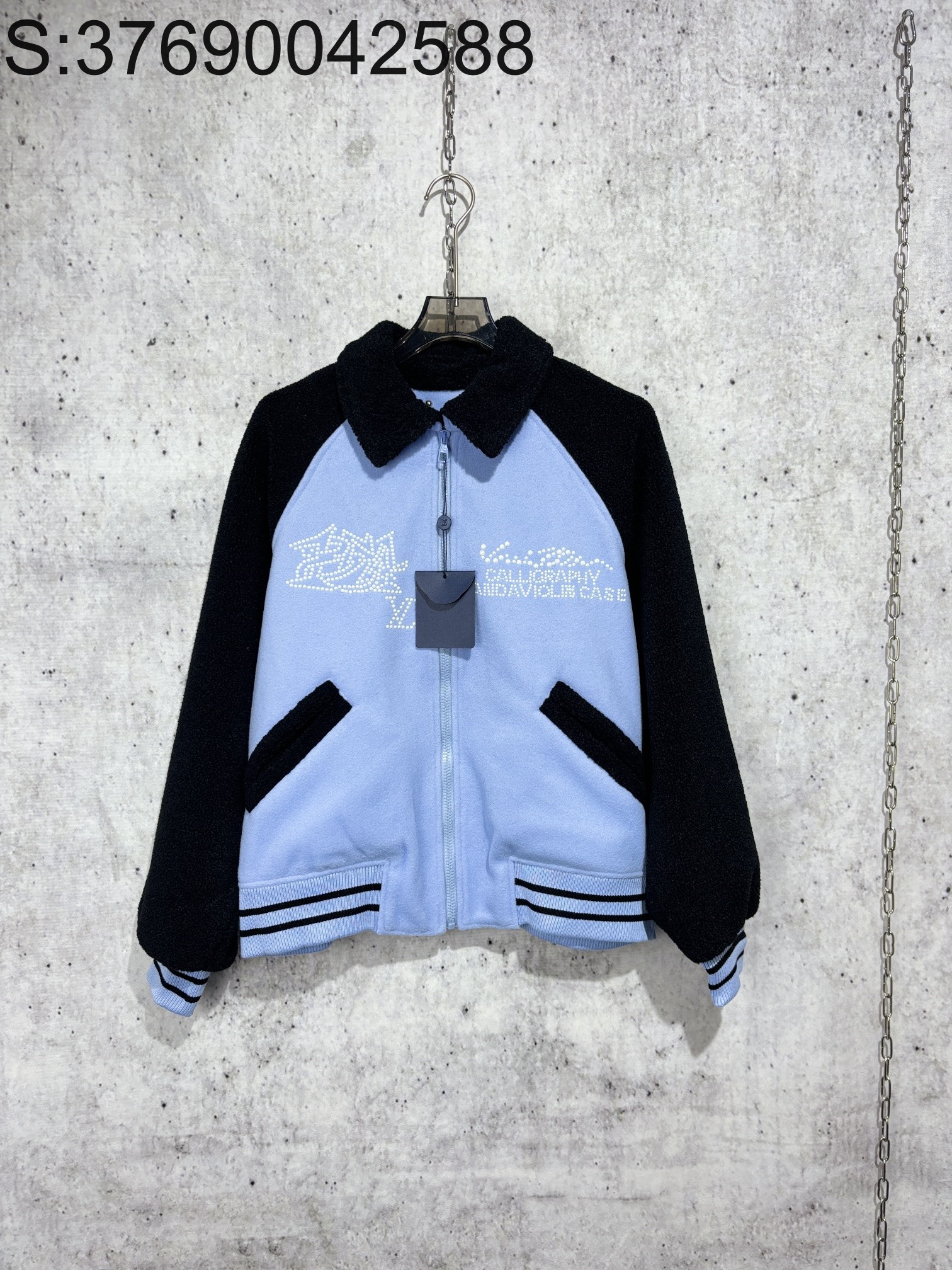 [사슬공장] 루이비통 24SS 진주 레터링 배색 이음 자켓 LOUIS VUITTON