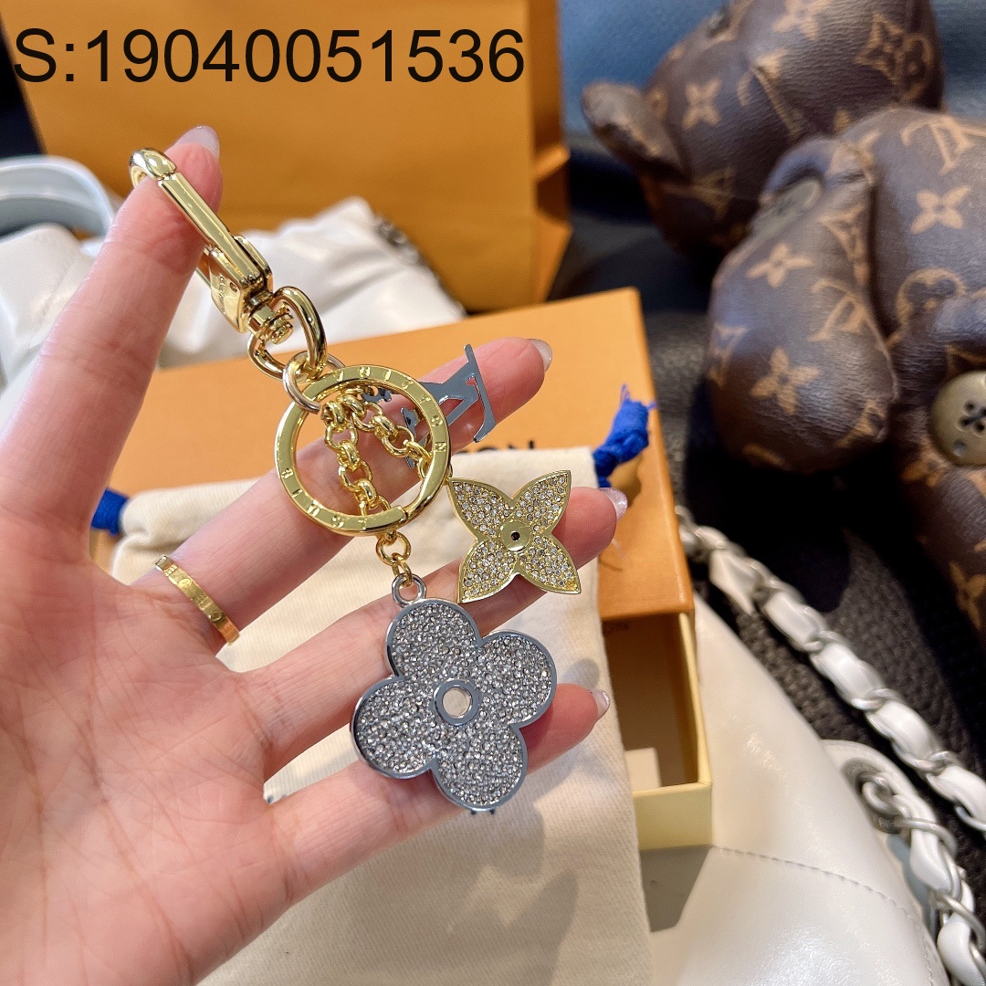 AGG 루이비통 배색 큐빅 프라워 키링 LOUIS VUITTON
