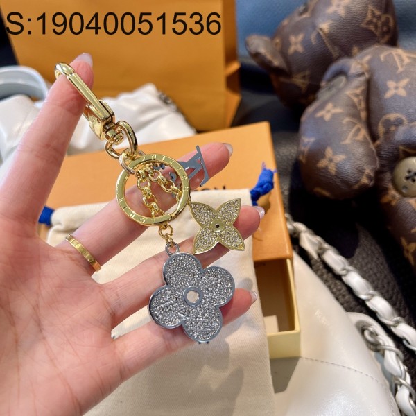 AGG 루이비통 배색 큐빅 프라워 키링 LOUIS VUITTON