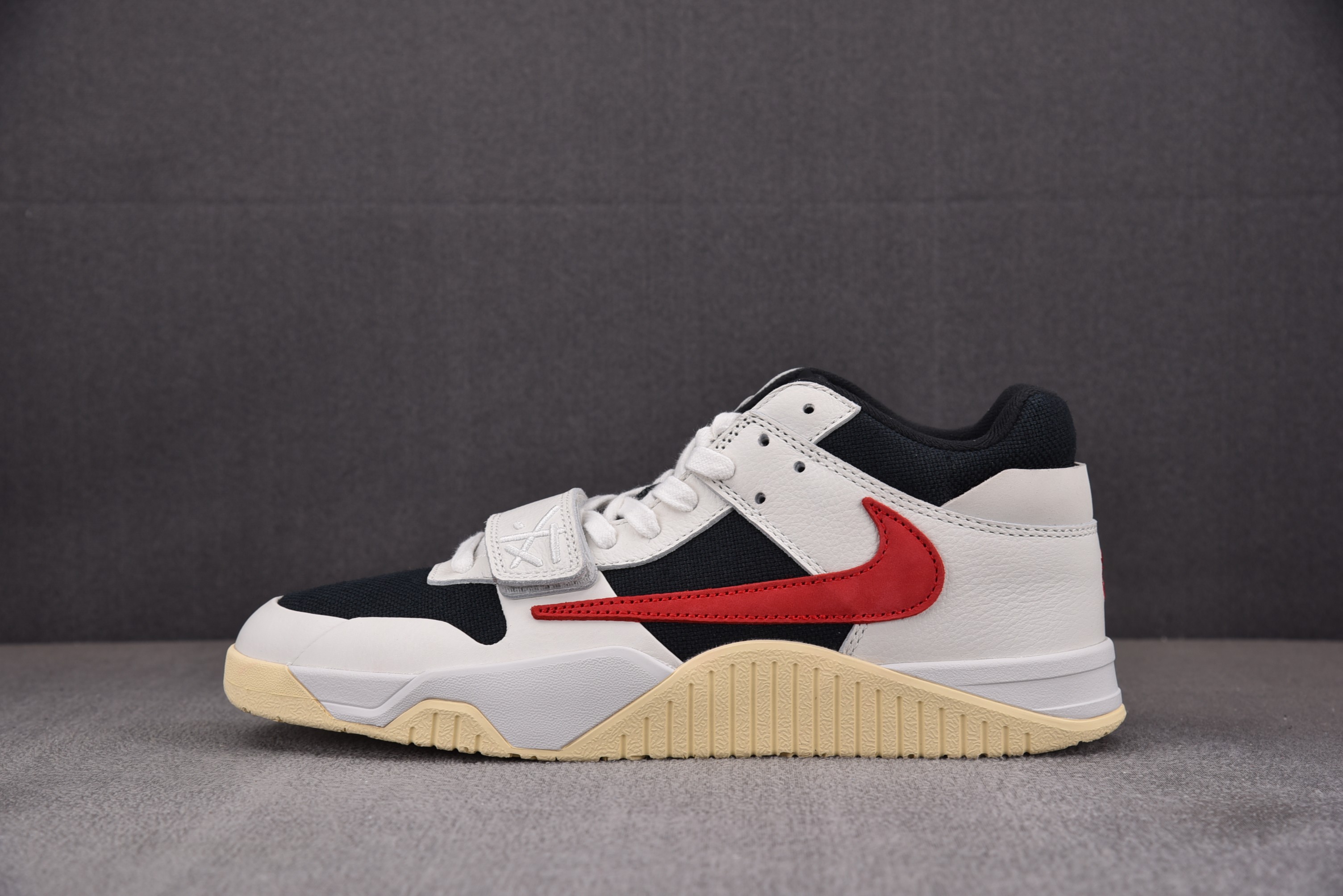 【OG】Travis Scott x Jordan Jumpman Jack TR“University Red”TS倒钩 米黑红 FZ8117-101 점프맨 잭