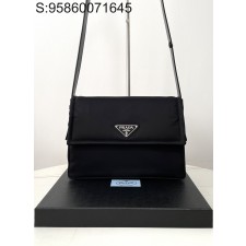 black frame 공장 프라다 미디엄 리나일론 패딩 숄더백 블랙 1BD255 30*21.5*12cm 