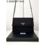 black frame 공장 프라다 미디엄 리나일론 패딩 숄더백 블랙 1BD255 30*21.5*12cm 