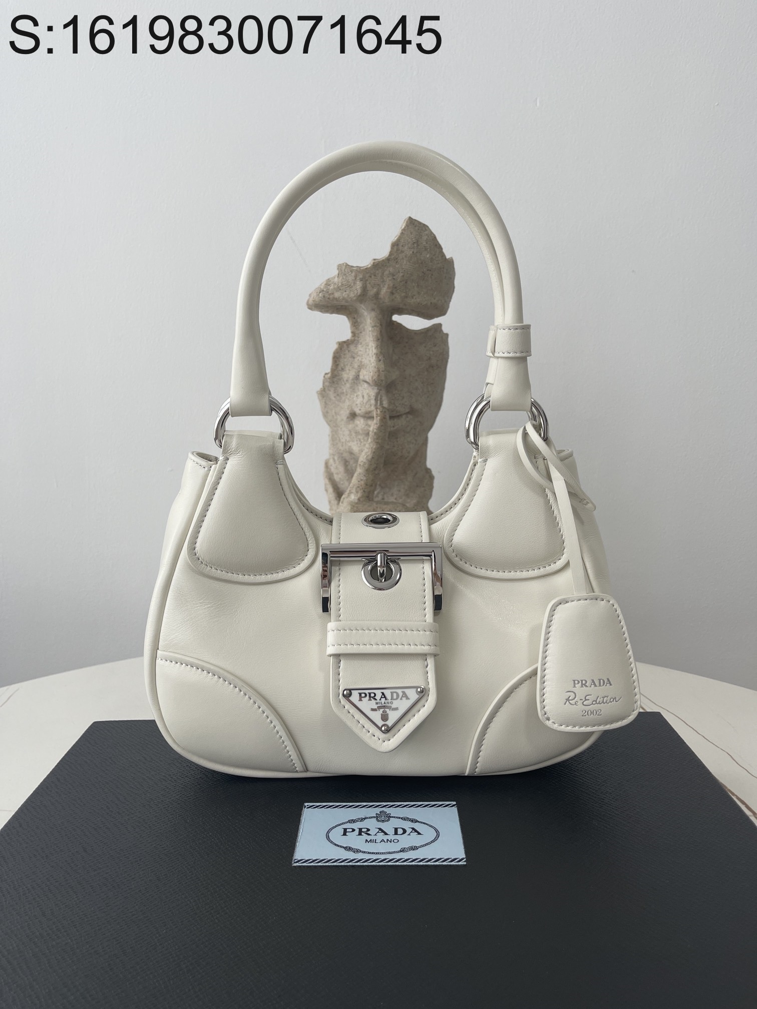 black frame 공장 프라다 문 패딩 나파 백 1BA381 7.5*22.5*16cm 화이트 