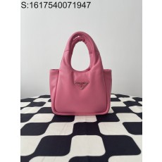 black frame 공장 프라다...