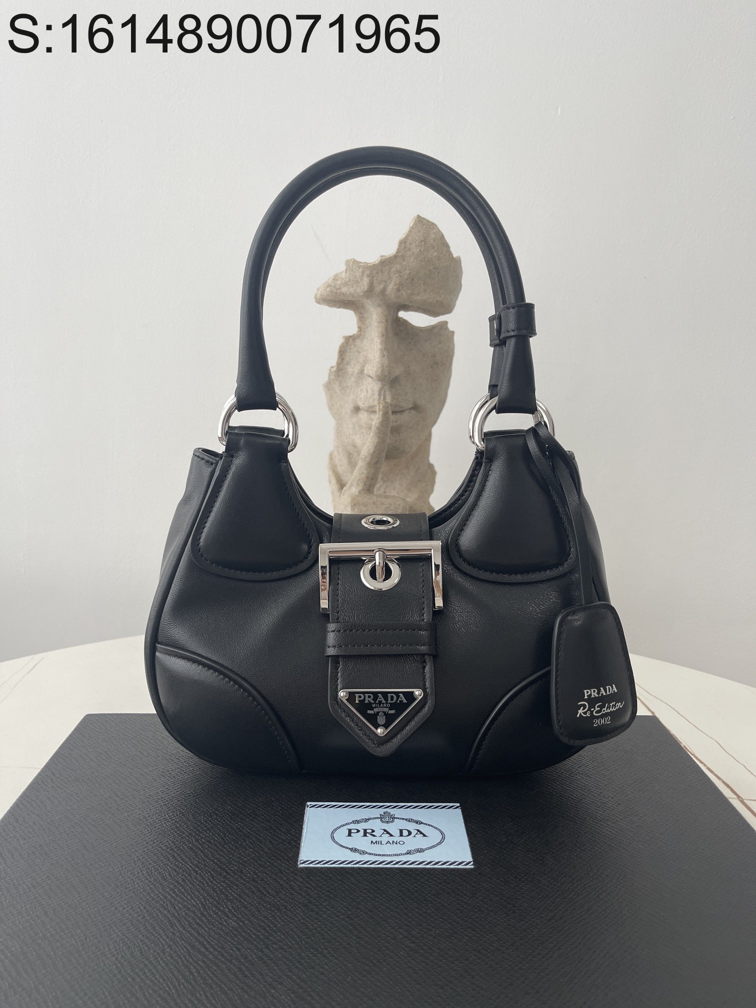 black frame 공장 프라다 문 패딩 나파 백 1BA381 7.5*22.5*16cm 블랙 
