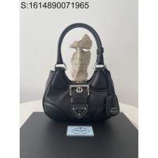 black frame 공장 프라다 문 패딩 나파 백 1BA381 7.5*22.5*16cm 블랙 