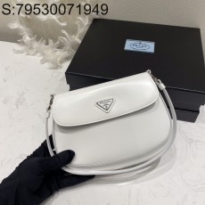 black frame 공장 프라다...