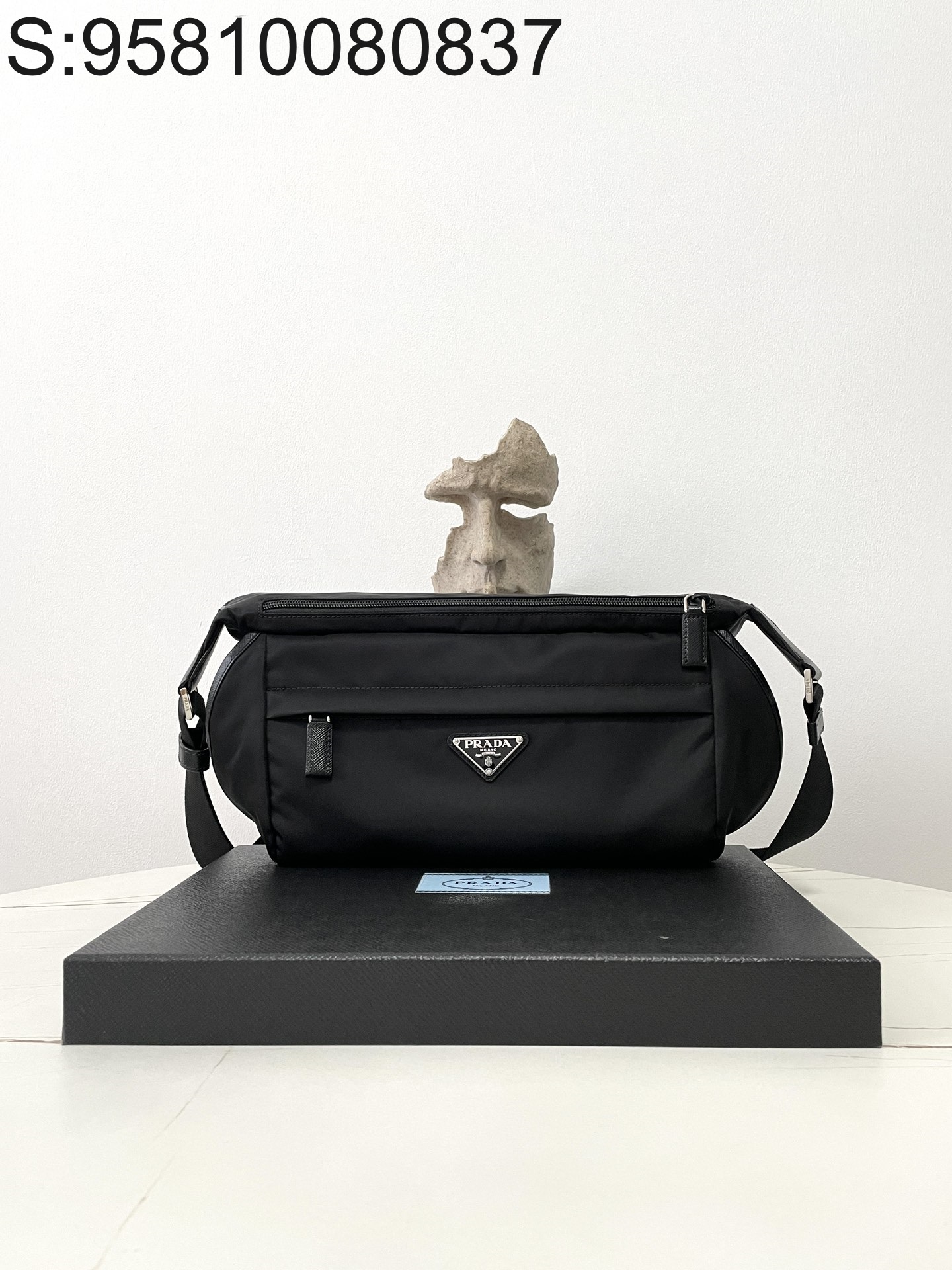 black frame 공장 프라다 리나일론 및 사피아노 가죽 숄더백 2VH994 27*15.5*14cm 블랙 