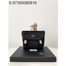black frame 공장 프라다...