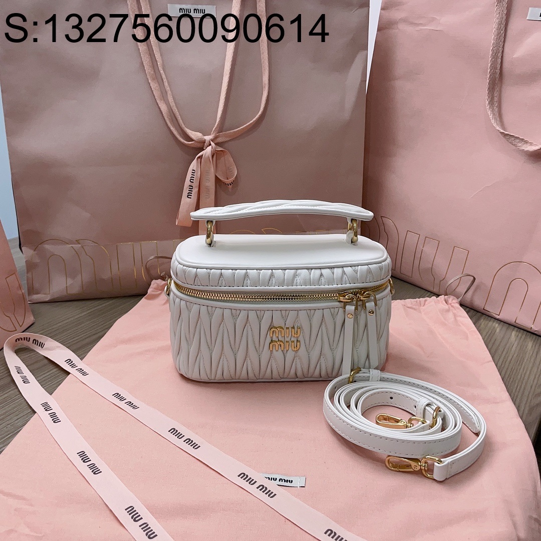 [JHL] 미우미우 마테라쎄 나파 레더 숄더백 18*11.5*8cm 회백색 