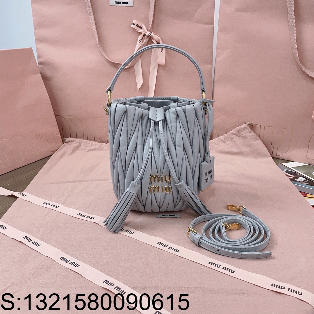 [JHL] 미우미우 마테라쎄 나파 버킷백 5BE085 그레이 17*15*10cm 
