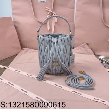 [JHL] 미우미우 마테라쎄 나파 버킷백 5BE085 그레이 17*15*10cm 