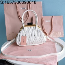 [JHL] 미우미우 마테라쎄 벨 나파 가죽 핸드백 27*17*9cm 화이트 