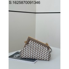 [니콜] 펜디퍼스트 백 배색 편직 24*9*18cm 브라운 