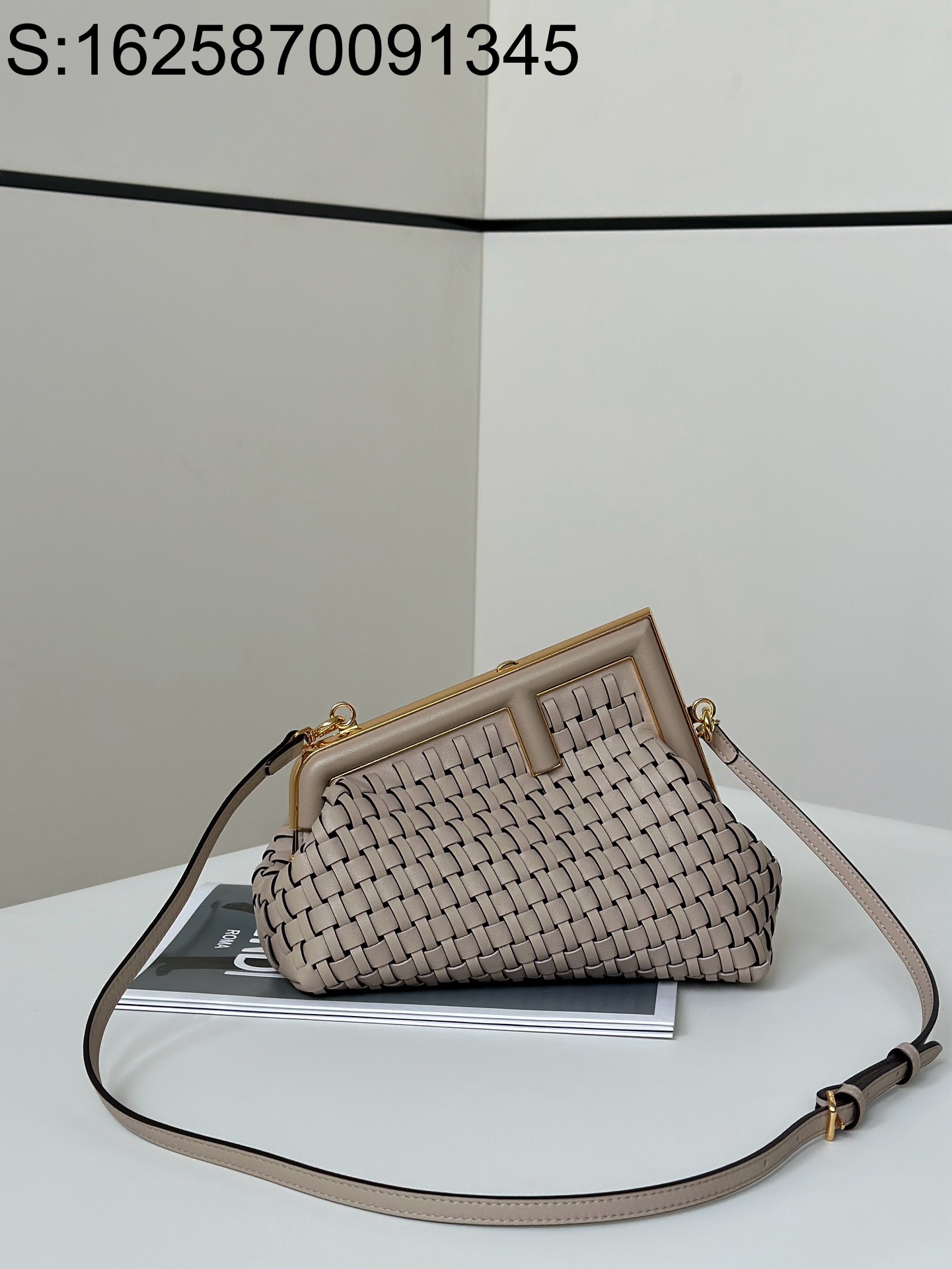 [니콜] 펜디 퍼스트 백 순색 편직 24*9*18cm 브라운 