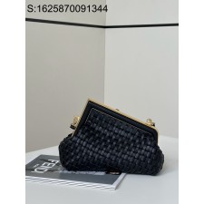 [니콜] 펜디 퍼스트 백 순색 편직 24*9*18cm 블랙 