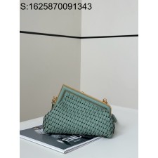 [니콜] 펜디 퍼스트 백 순색 편직 24*9*18cm 청색 