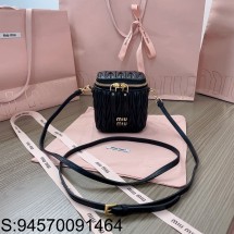 [JHL] 미우미우 마테라쎄 나파 가죽 마이크로 백 5NR018 블랙 10.5*9.5*7cm 