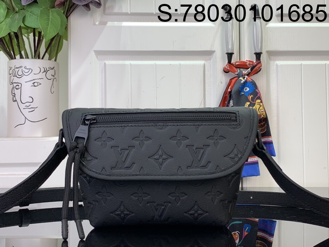 [88factory] 루이비통 펄스 웨어러블 월릿 블랙 M12636 16*5*22.5cm