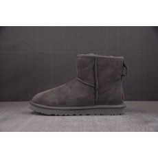 UGG Classic Mini I...