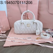 [JHL] 미우미우 아르카디 마테라쎄 나파 가죽 백 5BB148 27*12*9cm 화이트 