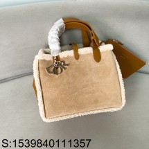 [JHL] 디올 스몰 뚜주흐 백 매크로까나쥬 스웨이드 앤 램스킨 셔링 베이지 에크루 28.5*19*21.5cm 